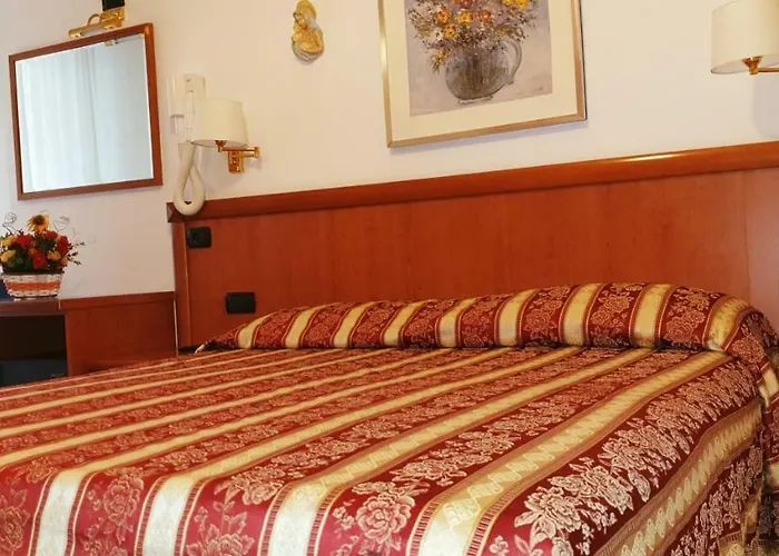 מלון Ginevra ריצ'יונה